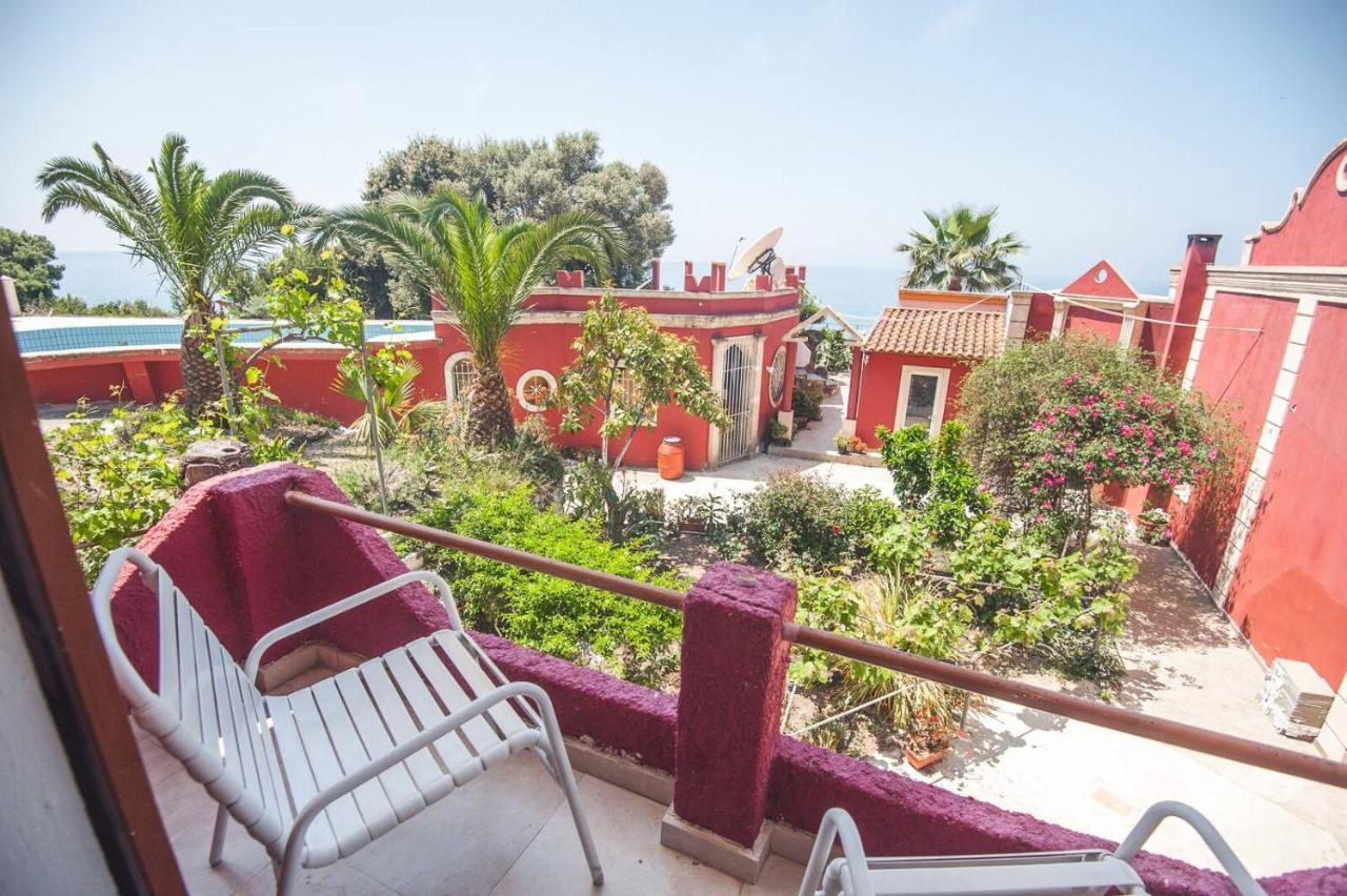 Madalenas B&B Pelekas Bagian luar foto