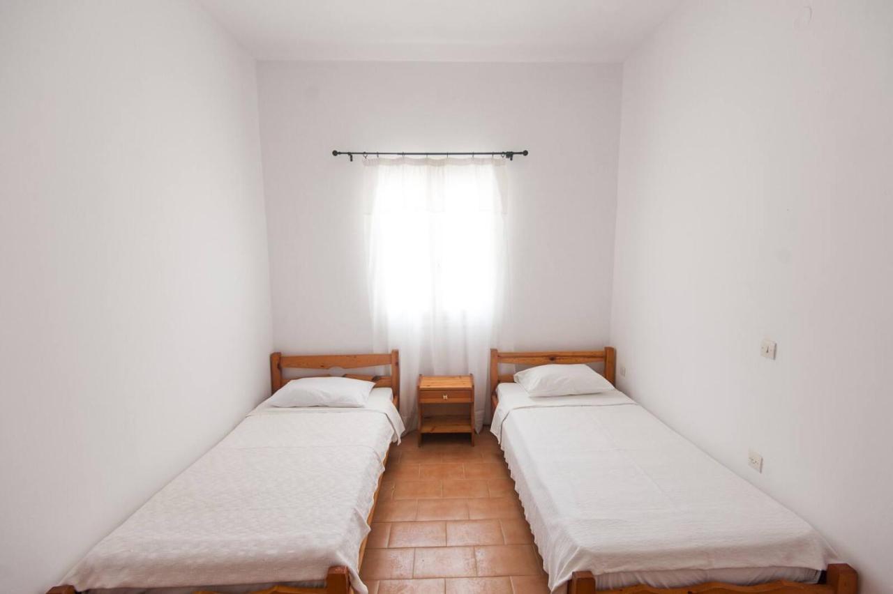 Madalenas B&B Pelekas Bagian luar foto