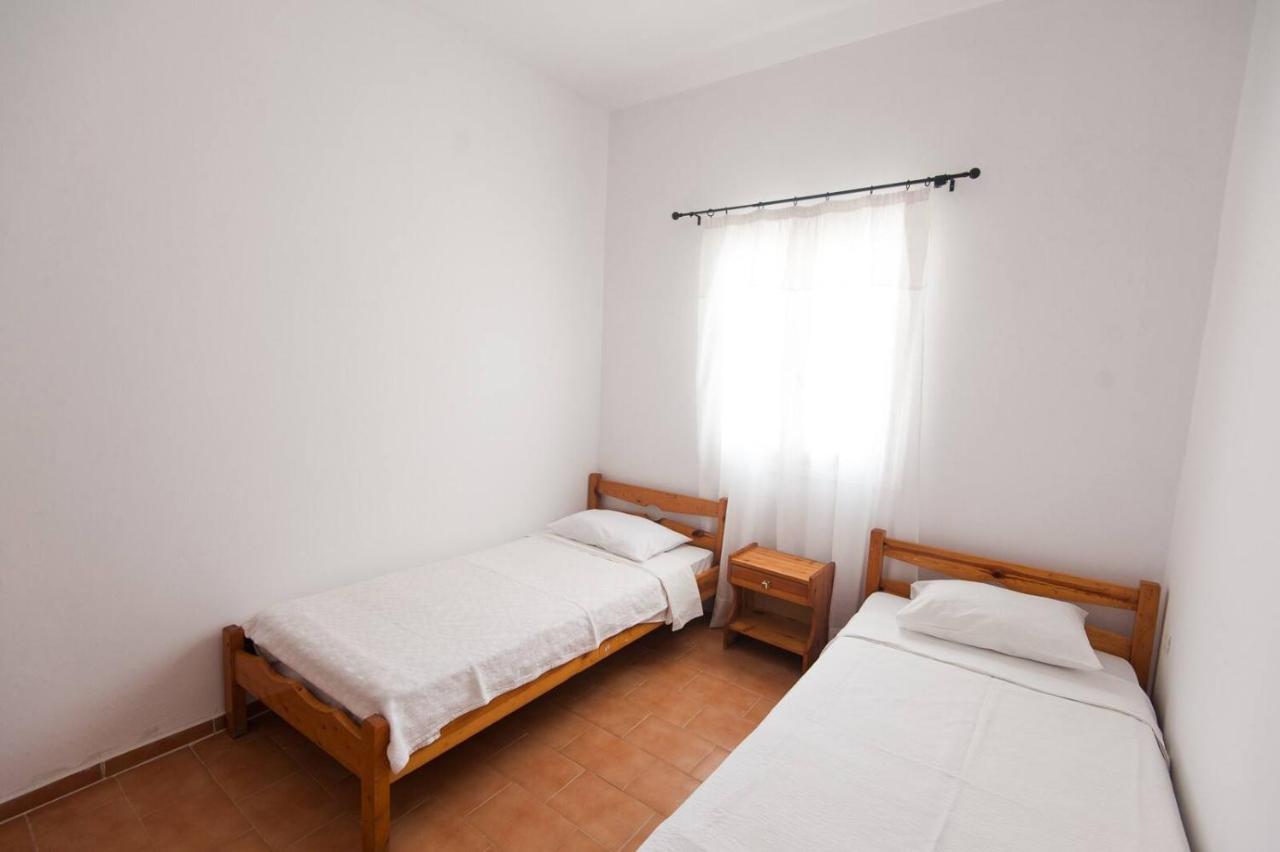 Madalenas B&B Pelekas Bagian luar foto