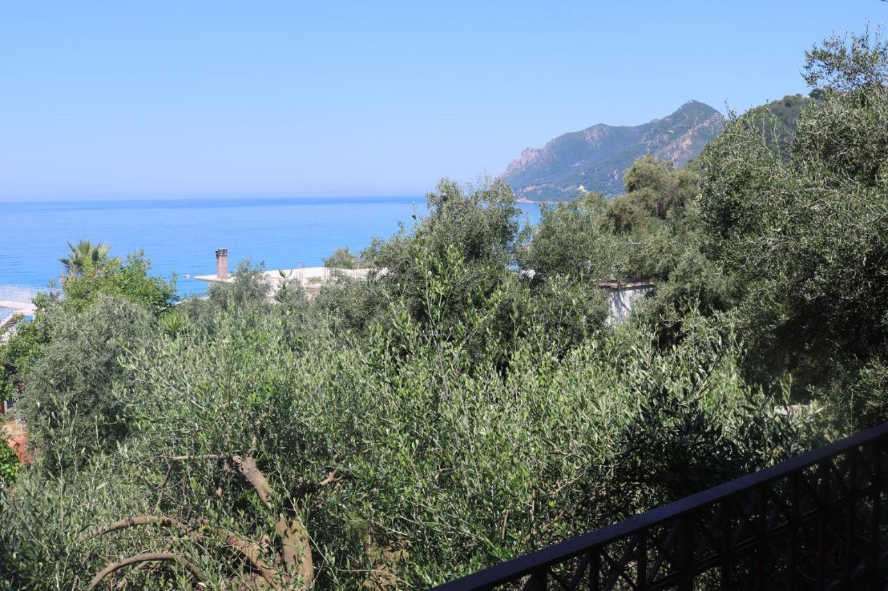 Madalenas B&B Pelekas Bagian luar foto