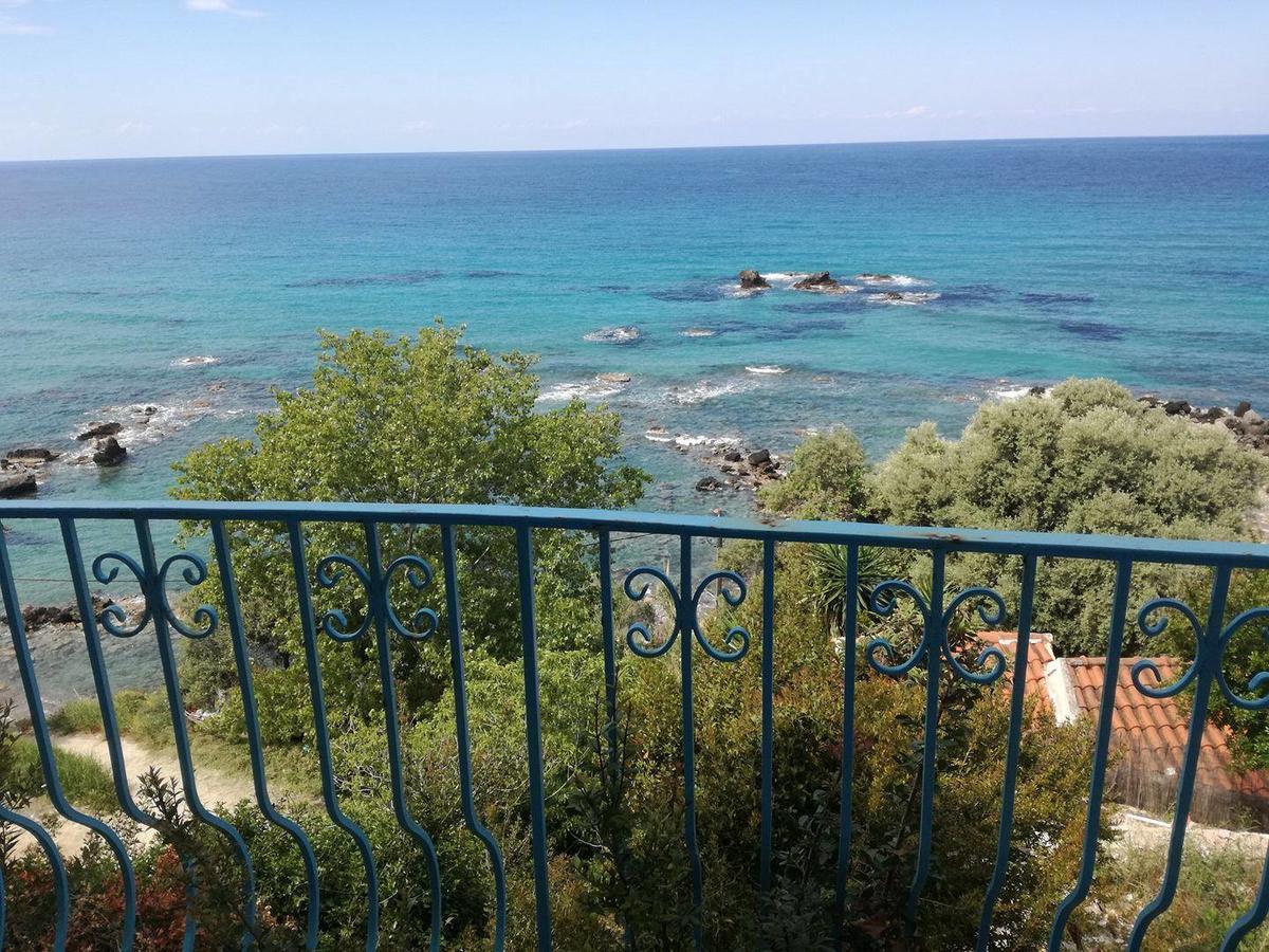 Madalenas B&B Pelekas Bagian luar foto