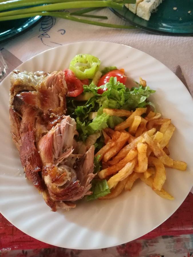 Madalenas B&B Pelekas Bagian luar foto