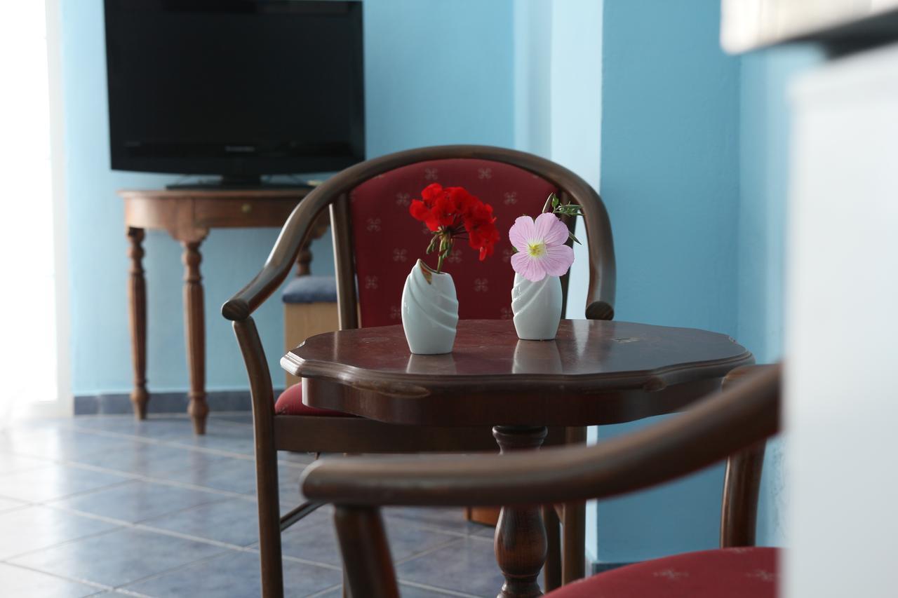 Madalenas B&B Pelekas Bagian luar foto