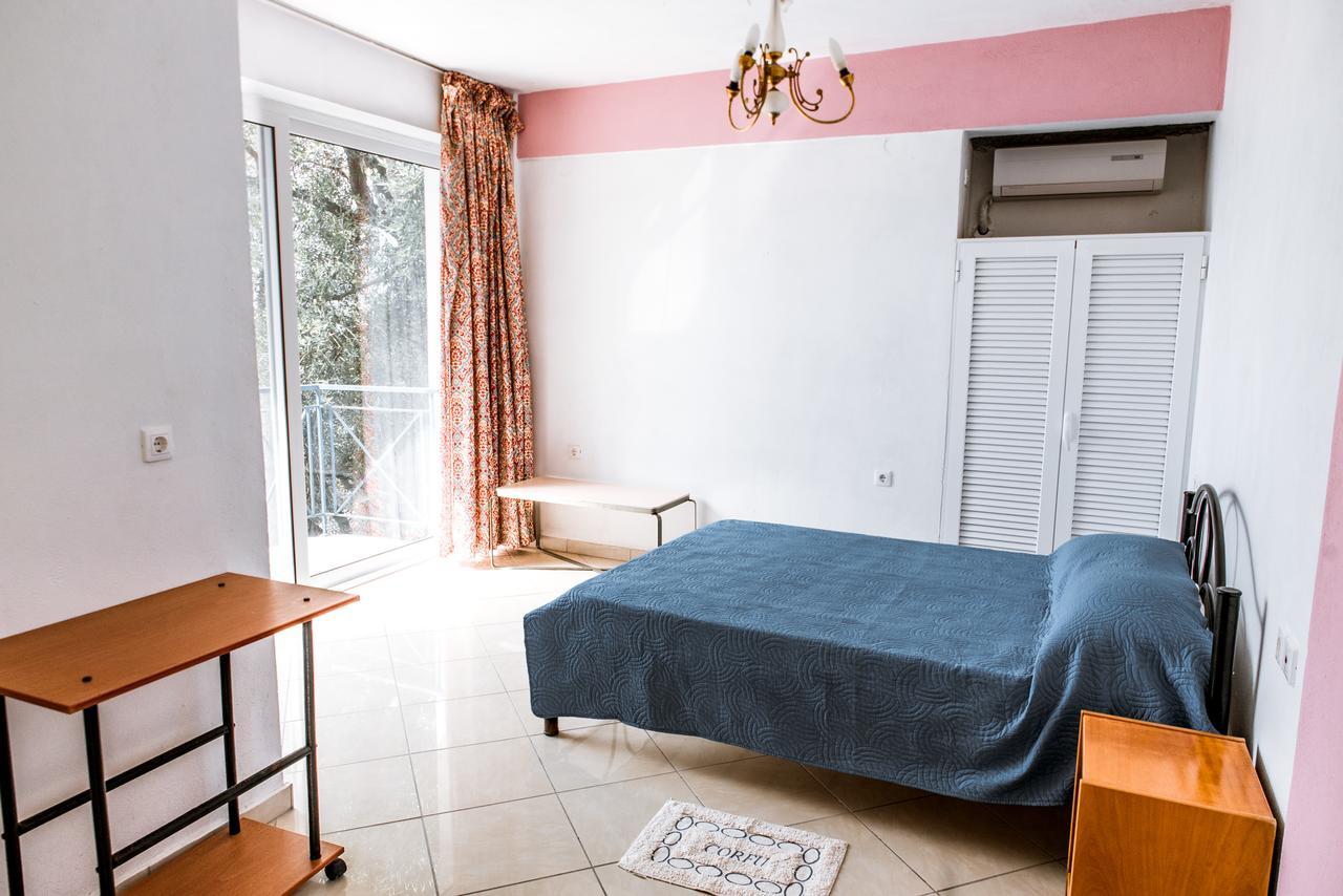 Madalenas B&B Pelekas Bagian luar foto