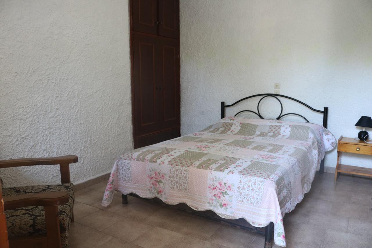Madalenas B&B Pelekas Bagian luar foto